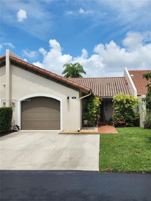 0-8666 Sw 114th Pl, Miami, FL, 33173-4232 | Card Image