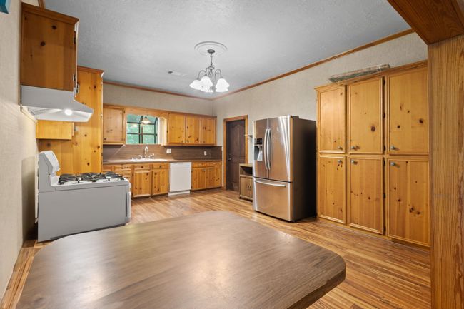10425 Bussey Rd, House other with 4 bedrooms, 2 bathrooms and null parking in Silsbee TX | Image 16