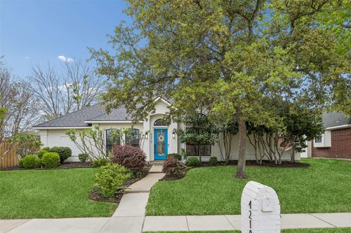 4210 N Hill Dr, Carrollton, TX, 75010-4033 | Card Image