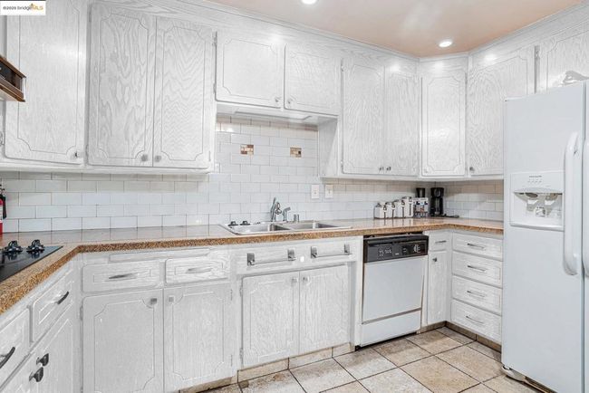 Virtual Pic- With White Cabinets | Image 10
