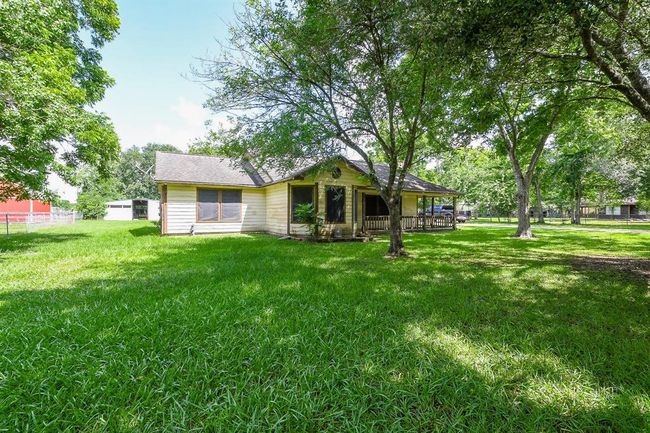 1083 County Road 147, House other with 3 bedrooms, 2 bathrooms and 2 parking in Alvin TX | Image 4