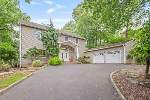 17 Dunmore Rd, New City, NY, 10956-4424 | Card Image