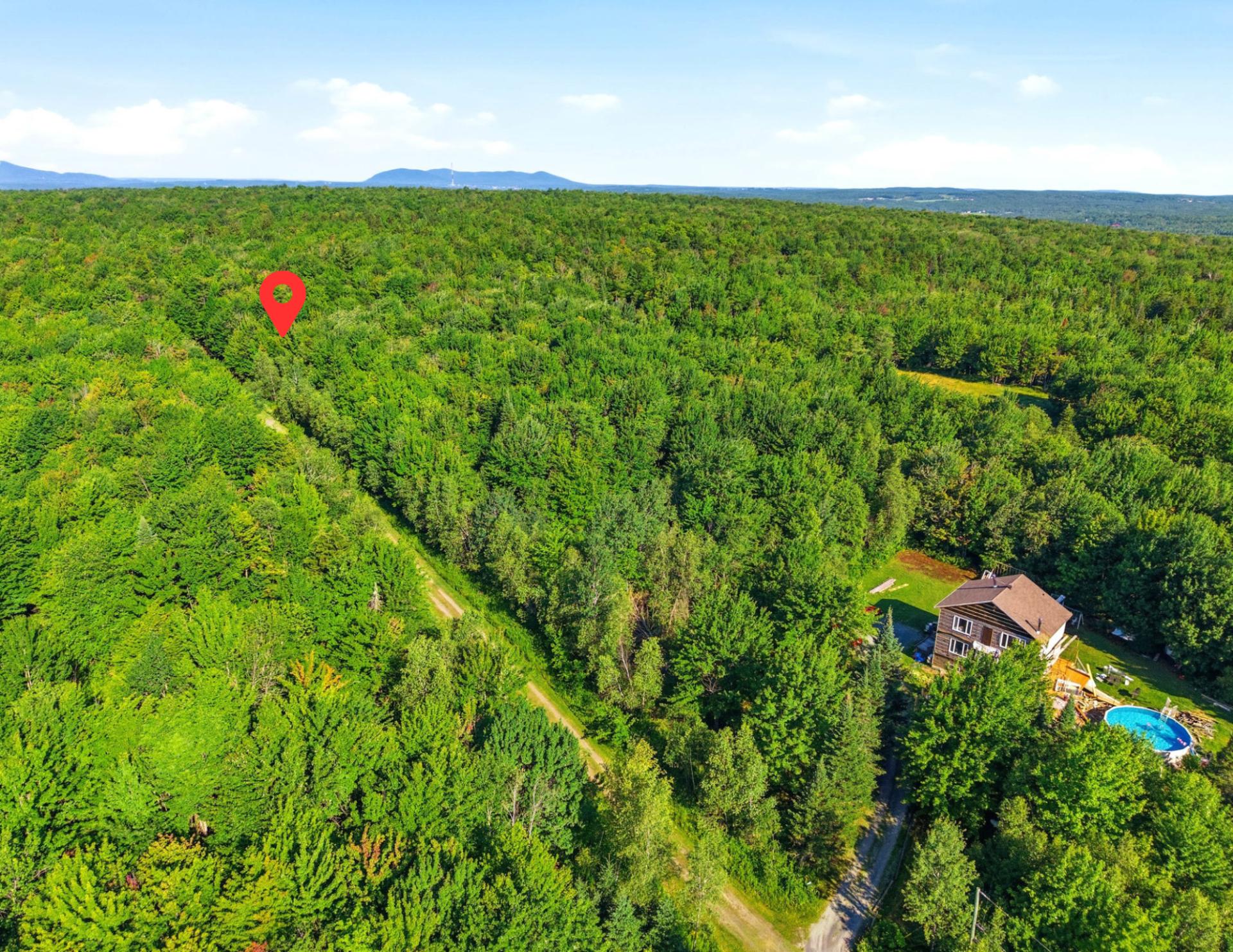 Land in Saint-Étienne-de-Bolton 3
