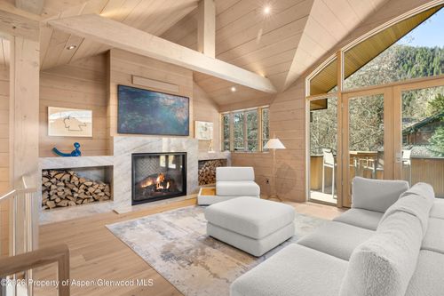 821 E Cooper Ave, Aspen, CO, 81611-2015 | Card Image