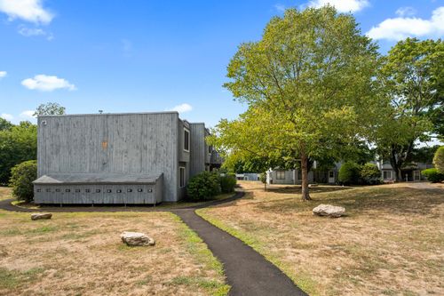 unit-k-27 Redwood Dr, East Haven, CT, 06513-1927 | Card Image