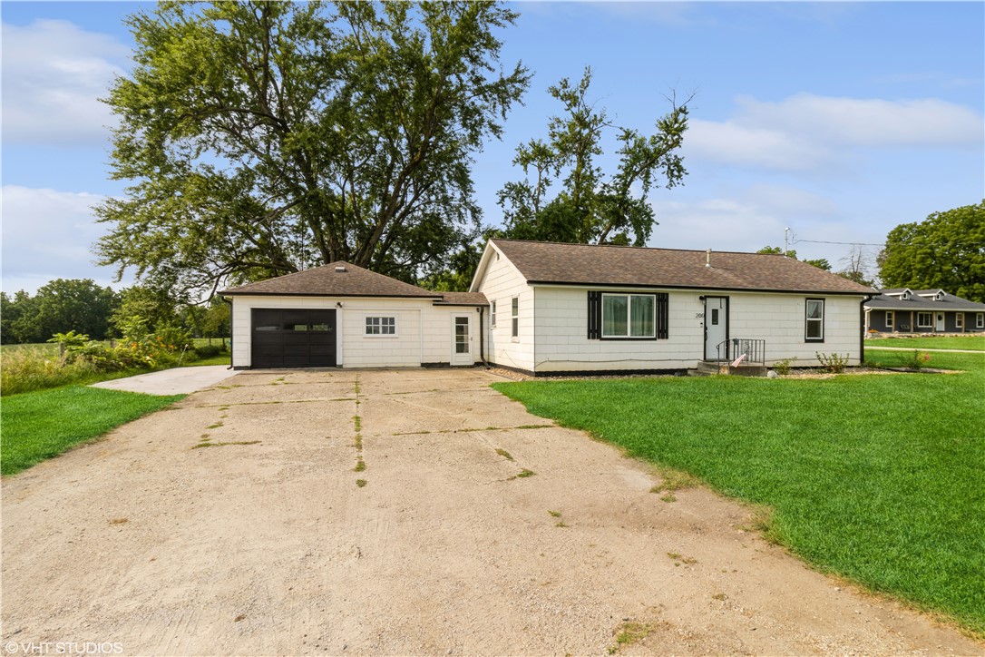 6th St, Mitchellville, IA 50169