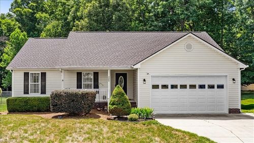 345 River Run Dr, Reidsville, NC, 27320-9037 | Card Image