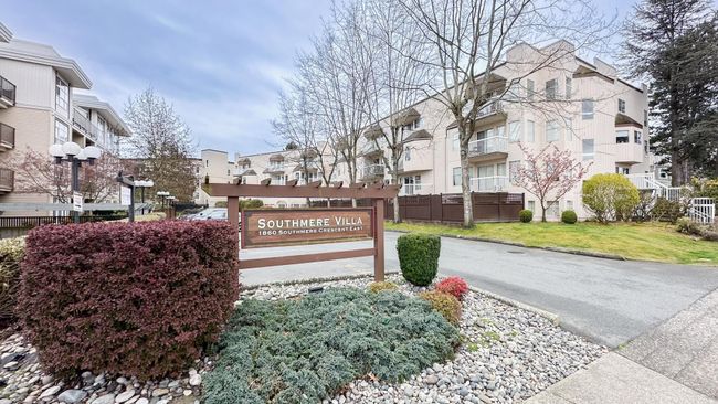 102 - 1860 E Southmere Crescent, Condo with 2 bedrooms, 1 bathrooms and 2 parking in Surrey BC | Image 2