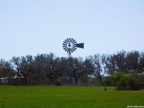 10566 Texas Highway 127, Sabinal, TX, 78881-2217 | Card Image