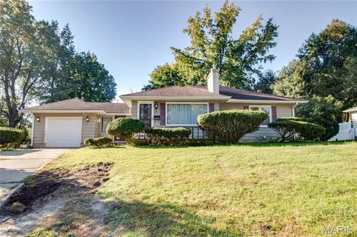 33 Southern Dr, Belleville, IL, 62223-2940 | Card Image