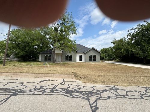 1-1011 Holden St, Glen Rose, TX, 76043-4937 | Card Image