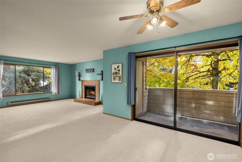 apt-301-9512 1st Ave Ne, Seattle, WA, 98115-2019 | Card Image