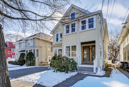 70-68 Hamlet St, Arlington, MA, 02474-3221 | Card Image