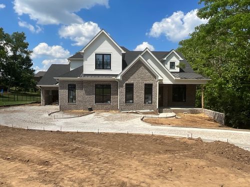 8233 Glover Dr, Brentwood, TN, 37027-7387 | Card Image