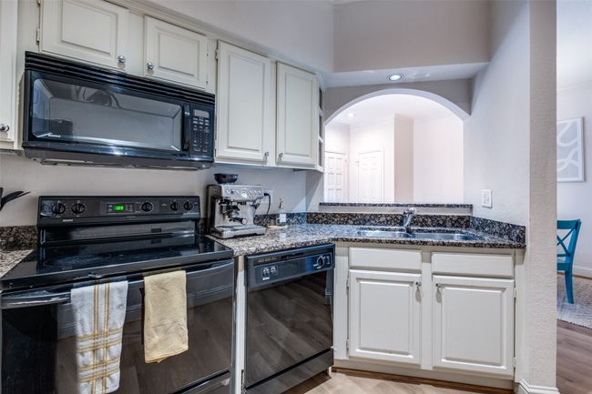 UNIT-3 - 4102 Buena Vista St, Condo with 2 bedrooms, 2 bathrooms and null parking in Dallas TX | Image 13