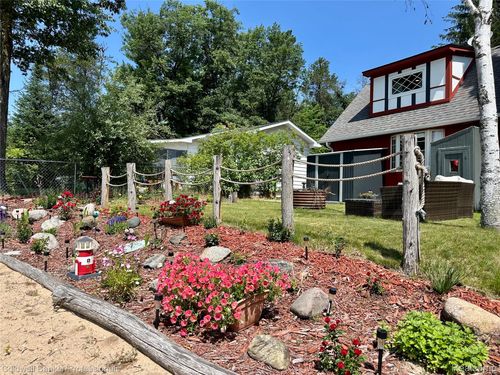 7351 Chain Lake Dr, South Branch, MI, 48761-9601 | Card Image