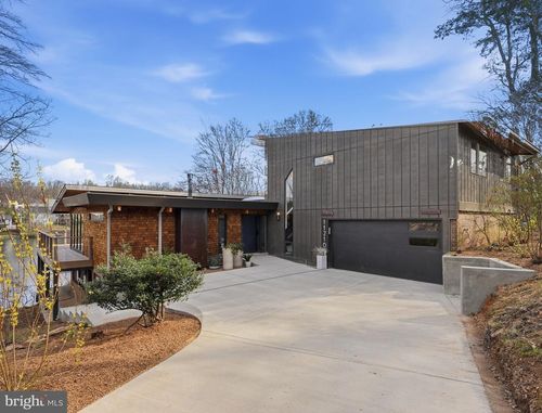 11216 S Shore Rd, RESTON, VA, 20190-4438 | Card Image