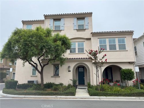 526 W Tribella Ct, Santa Ana, CA, 92703-3627 | Card Image