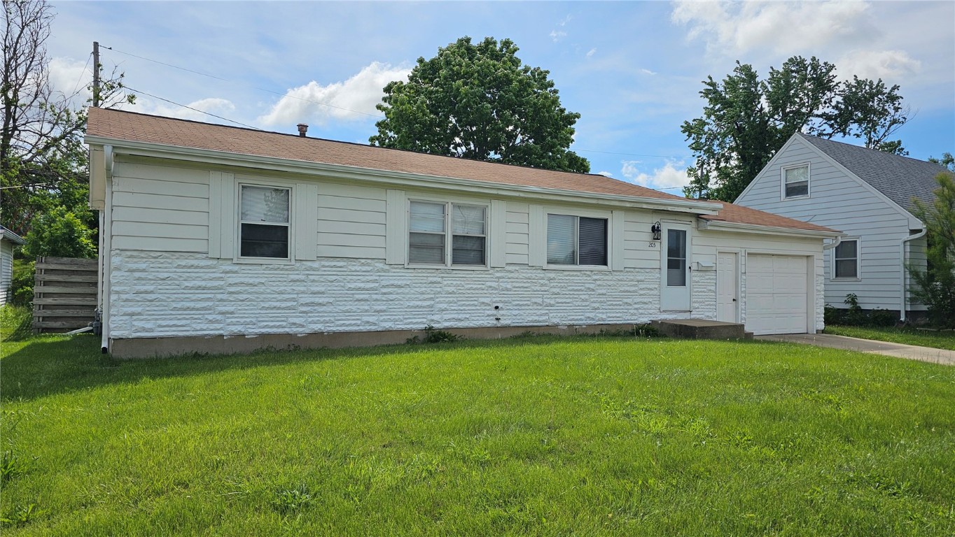 Edgewood Rd, Cedar Rapids, IA 52405