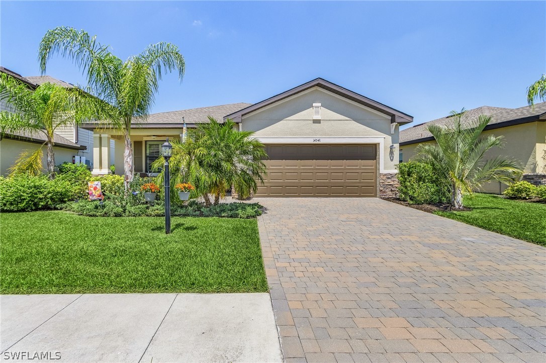 Monrovia Ln, Fort Myers, FL 33905