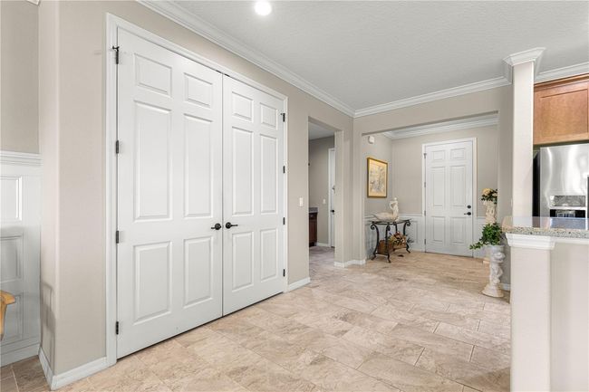 Large Pantry | Image 17