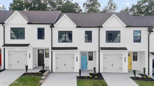 8811 Chapman Trace Way, Knoxville, TN, 37920-3345 | Card Image