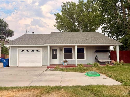930 Sparks St N, Twin Falls, ID, 83301-3688 | Card Image