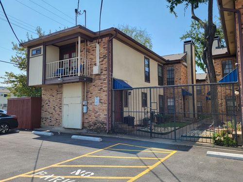 apt-105-4000 Rawlins St, Dallas, TX, 75219-3648 | Card Image