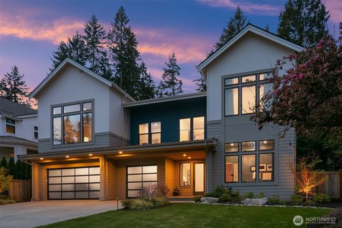 2131 104th Pl Se, Bellevue, WA, 98004-7009 | Card Image