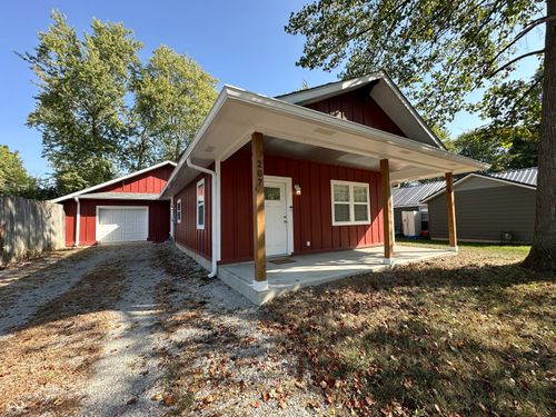 207 E College St, Bainbridge, IN, 46105-9324 | Card Image