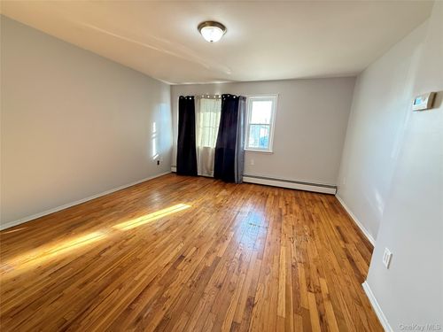 12415 25th Rd, Flushing, NY, 11354-1142 | Card Image