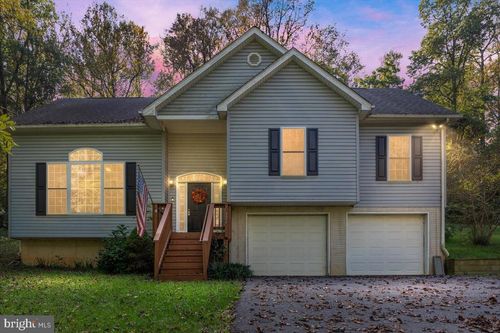 126 Locust Tree Ln, FRONT ROYAL, VA, 22630-5512 | Card Image
