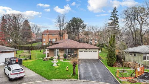 8 Miner Circle, Markham, ON, L3R1Y1 | Card Image