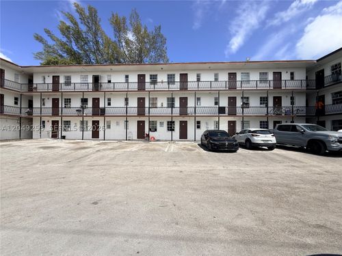 4-7001 Nw 15th Ave, Miami, FL, 33147-7062 | Card Image