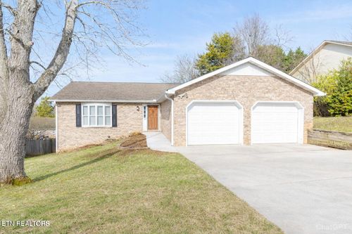 1421 Cedar Park Dr, Maryville, TN, 37803-6787 | Card Image