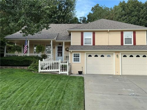 2212 S 19th Ter, Leavenworth, KS, 66048-6521 | Card Image