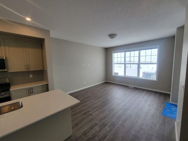 364 Dawson Drive, Home with 3 bedrooms, 3 bathrooms and 2 parking in Chestermere AB | Image 4