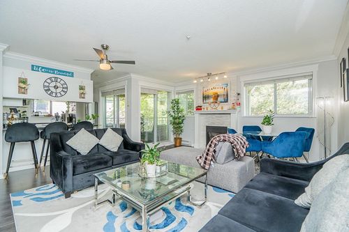 313-13727 74 Ave, Surrey, BC, V3W0M7 | Card Image