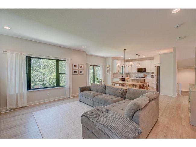 21 Windsor Wood Path, House other with 5 bedrooms, 4 bathrooms and null parking in Hudson WI | Image 4