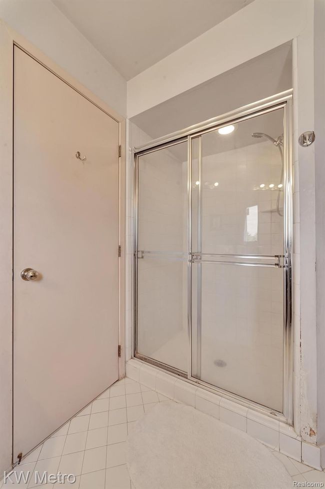 Bathroom | Image 25