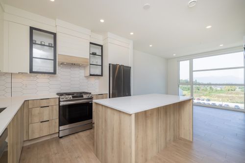407-20614 80 Ave, Langley, BC, V2Y3W7 | Card Image