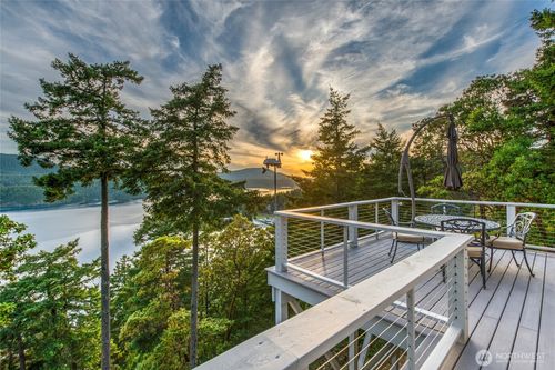 46 Marina Heights Ln, Eastsound, WA, 98245-8555 | Card Image