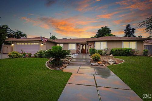 3707 Panorama Dr, Bakersfield, CA, 93306-1162 | Card Image