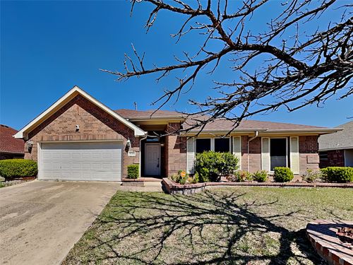 1032 Bending Oak Dr, Cedar Hill, TX, 75104-5527 | Card Image