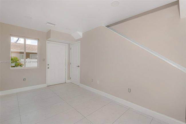 813 Nw 3 Rd Ave, Townhouse with 3 bedrooms, 3 bathrooms and null parking in Fort Lauderdale FL | Image 4