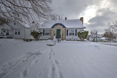 777 W Harper Ave, Decatur, IL, 62526-3916 | Card Image