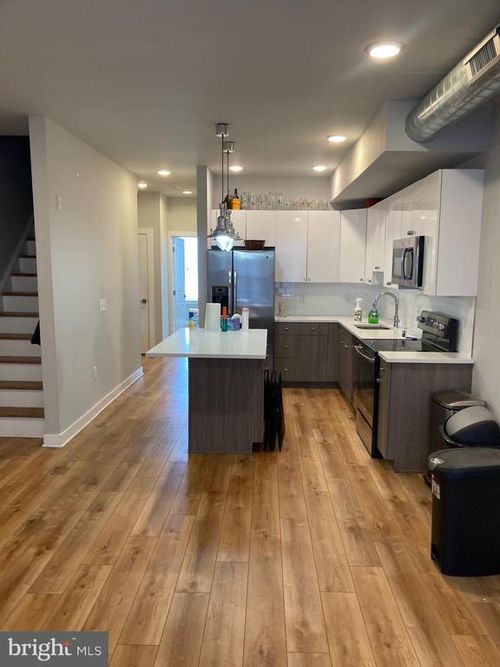 apt-3-2553 N Front St, PHILADELPHIA, PA, 19133-4053 | Card Image