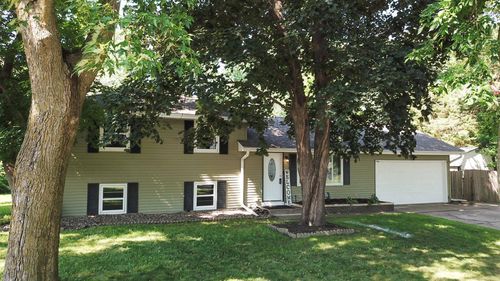 8068 Hyde Ln S, Cottage Grove, MN, 55016-3157 | Card Image
