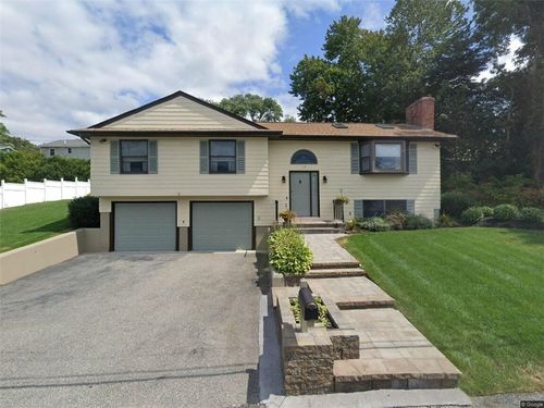 17 Tremont St Street, North Providence, RI, 02904 | Card Image