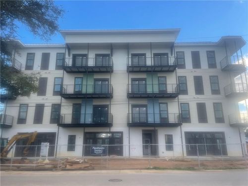 305-124 Court St, Bay St. Louis, MS, 39520-4516 | Card Image
